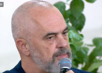 LIVE- Kryeministri Rama bashkëbisedon me qytetarët e Vlorës