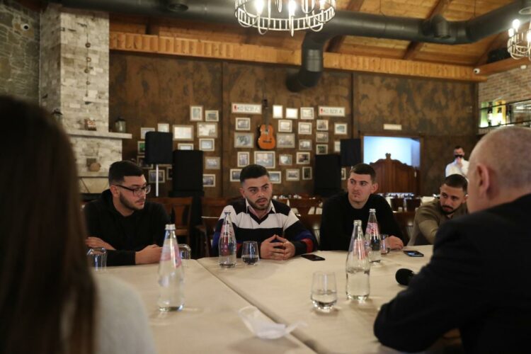 Ilir Meta me studentet ne Korce