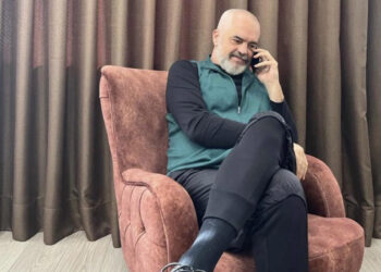 Rama telefonon Von Der Leyen: Së shpejti, 651 mijë vaksina Pfizer do të vijnë në rajon nga Bashkimi Europian