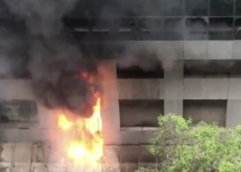 Bie zjarr në një spital COVID-i në Indi, ndërrojnë jetë nëntë pacientë