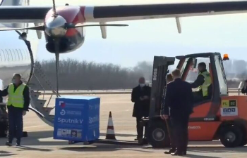 Vaksina ruse mbërrin në Maqedoninë e Veriut, 3 mijë dozat e para priten në Shkup