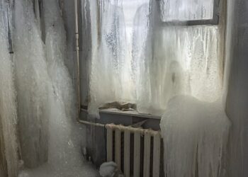 Ndodh çudia në Rusi! Nuk është parë më parë, temperaturat -50 gradë, shtëpitë shndërrohen në frigoriferë akulli