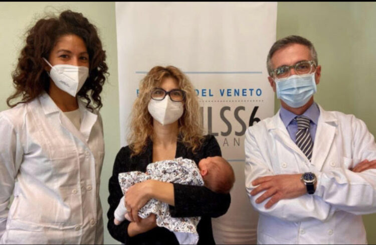 Dy mjeke në Itali u vaksinuan gjatë shtatzanisë, foshnjet e tyre lindin me antitrupa