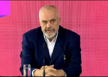 U la jashtë listës, Rama flet për debatet me Bushatin: Zbriti nga treni sapo u hoq si drejtues në Shkodër, shokët e tij kanë ‘punuar’ tokën