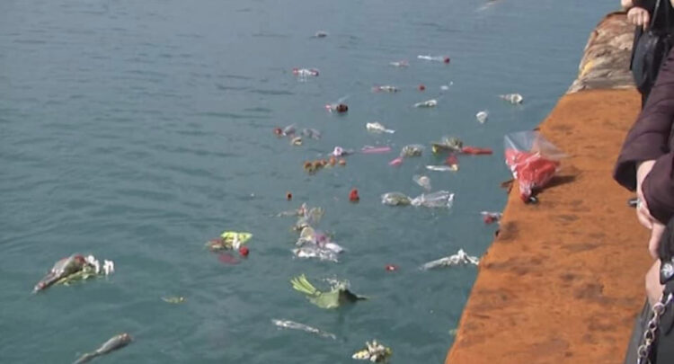 “ Shqipëria është ngritur mes plagëve e dhimbjeve”, deputeti Sinaj përkujton viktimat e tragjedisë së Otrantos: Në përkujtim të personave që humbën jetën