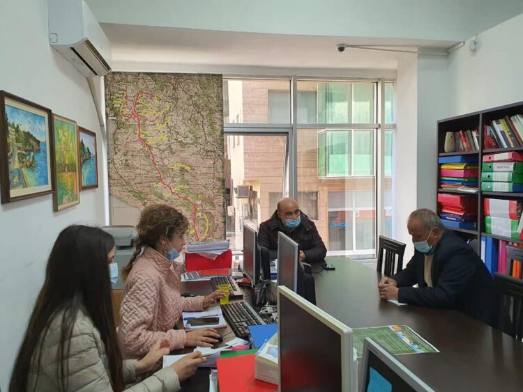 “Çdo hall i zgjidhur i tyre, jo vetëm detyrim, por kënaqësi e veçantë!” Deputeti Vullnet Sinaj ndan pjesë nga takimi i përjavshëm me banorët