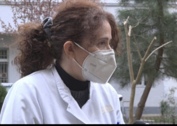 Debati për AstraZeneca/ Anëtarja e Komitetit: S’ka vërtetim për pasojat e vaksinës, vendi ynë po bën përpjekje për të siguruar vaksinën ruse e kineze