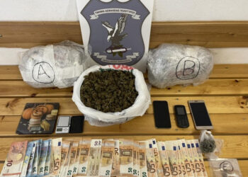 Dy shqiptarë kapen me 3 kg kanabis në Greqi