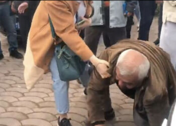 VIDEO/ Si nisi sherri në Elbasan, socialistët nuk i duruan thirrjet “Rama ik”, iu sulën Bashës me ofendime