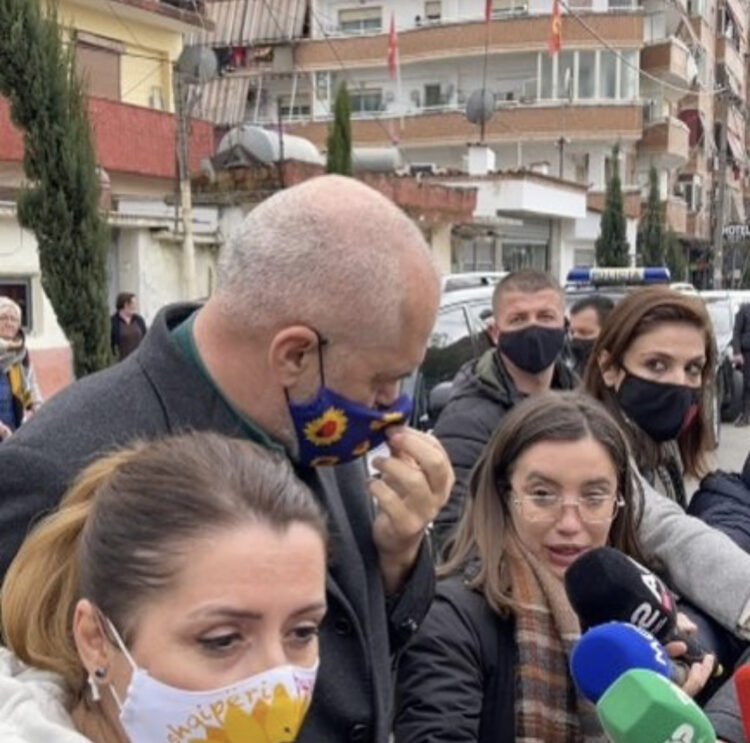 Rama e shtyu tej gazetarja Edona Haklaj: Ke shumë borxhe për të larë me atë veprim