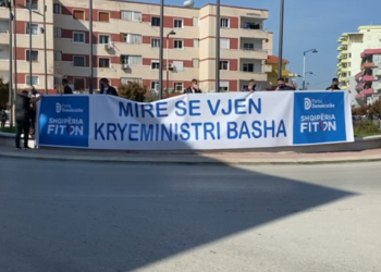 Ditë zie kombëtare/ Basha anulon takimin në Fier, rikthehet në Tiranë