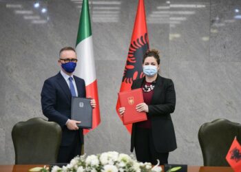 Marrëveshja për patentat me Italinë/ Rama: Për merakun e atyre që qarkullojnë me makinë matanë detit