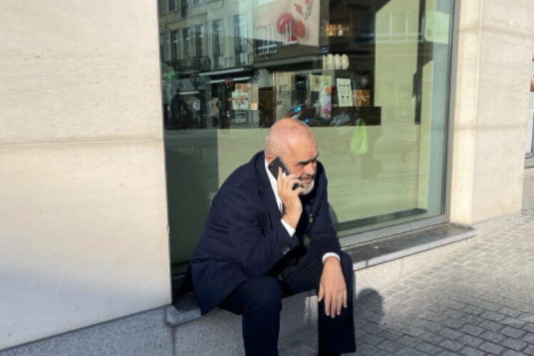 “Ca ka nai gjo anej?” Pas konferencës me zyrtarë të BE, Rama publikon foton nga Brukseli