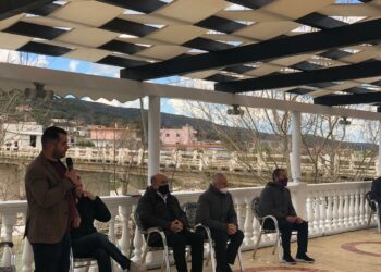 LIVE- Prezantimi i kandidatëve në Vlorë, pjesëmarrës Vullnet Sinaj dhe Damian Gjiknuri