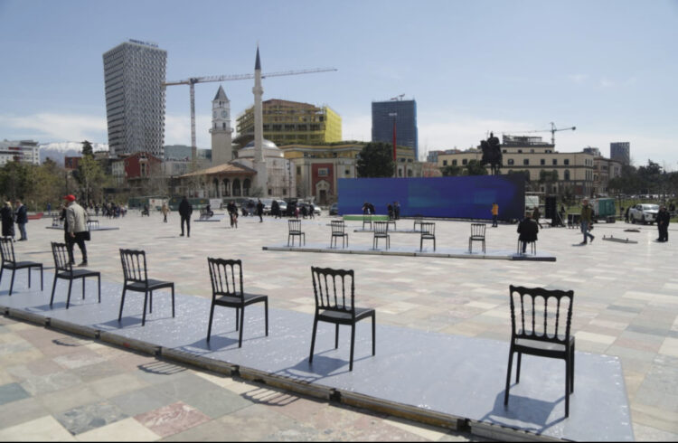 Nisja e fushatës/ Karriget presin 140 kandidatët e PS-së, të parët do flasin drejtuesit politikë