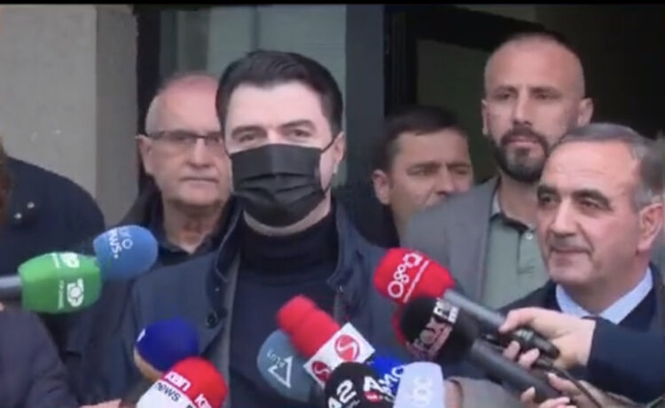 Basha i përgjigjet Metës: Jemi në krye të detyrës, presidenti mbron Kushtetutën