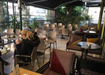 420 milionë euro të shpenzuara në bare e restorante/ Shqipëria rekord në Europë për numrin e kafeneve si model biznesi