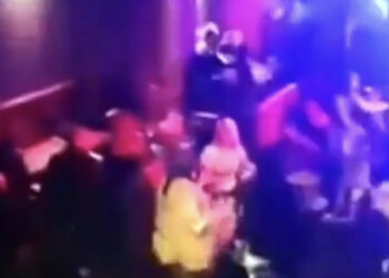 Muzikë LIVE dhe festë e çmendur në Athinë, arrestohen shqiptarët