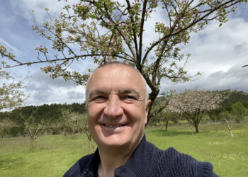 Meta uron me foton në natyrë: Pas një dimri të gjatë e të vështirë, pranvera po vjen furishëm