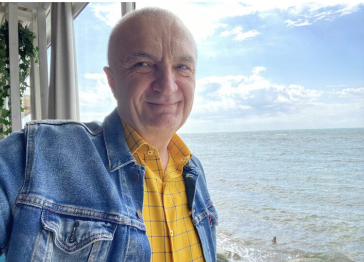 Meta poston foton: Durrësi, përgjithmonë Pranverë!