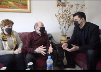 Basha takim me qytetarët në Kavajë, Kryedemokrati: Çdo vit do t’i rrisim pensionet me 5%, do japim 20 mijë lekë në muaj bonus për pensionistët