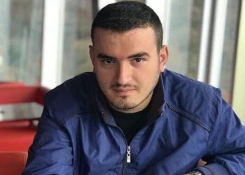 “Një hero mes njerëve të thjeshtë!” Deputeti Sinaj mesazh të ndjerë për të riun Arjan Sala: Luftoi heroikisht, mirënjohje dhe përulje!