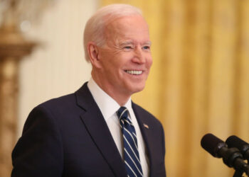 Biden: Deri në 19 prill do të vaksinohen 90% e të rriturve