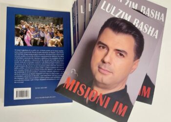 ‘Misioni im’/ Lulzim Basha boton librin e angazhimeve për 25 prillin