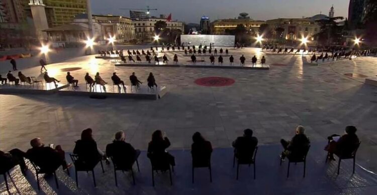 “Kartolina nga dy botë”/ Rama publikon foto nga çelja e fushatës elektorale të PS dhe të PD