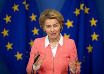 “100 milion doza në muaj”/ Von der Leyen: Në prill sasitë e vaksinave do të dyfishohen për Europën