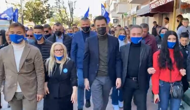 Basha flet para qytetarëve të Fierit: Me keni falur emocione gjatë këtyre viteve, por asnjëherë si sot