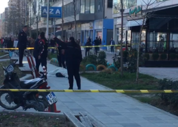 EMRI/ Identifikohet 31- vjeçari që u ekzekutua me breshëri plumbash në mes të Vlorës