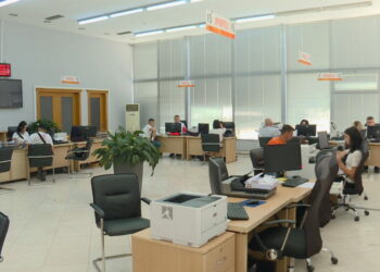 Në prag zgjedhësh rritet punësimi në shtet, niveli më i lartë që nga 2005