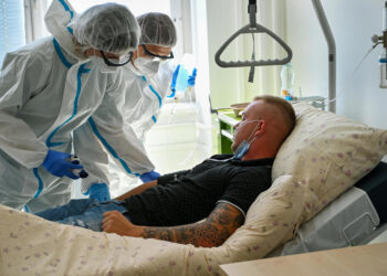 Mediat në Hungari i bëjnë thirrje qeverisë që të hyjnë nëpër spitale për të raportuar mbi situatën e Covid