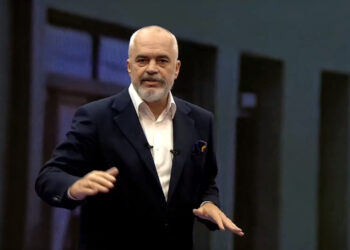 “Ja sa do rriten sërish pagat”/ Nga mësuesit, bluzat e bardha e administratën, Rama tregon dhe vendimin për ministrat e deputetët