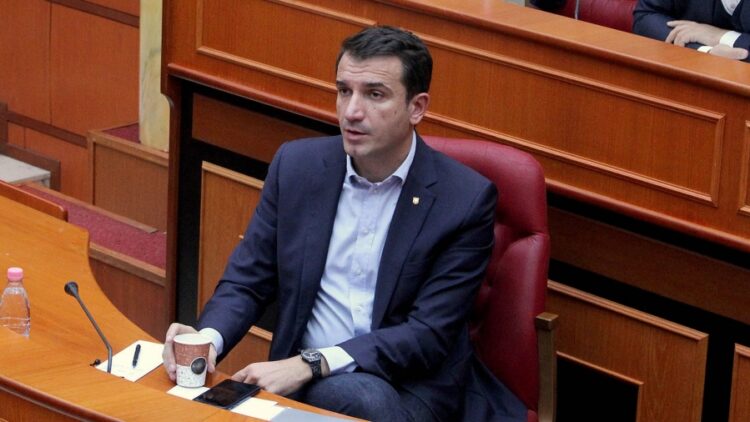 Veliaj kundërshton pretendimet e Metës: Ndërtesa ku qëndron FRD ka 4 vite që zaptohet pa kontratë