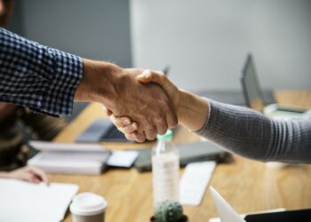 Për çfarë ia vlen të hapësh biznes?! Zbuloni sektorët ku fitohet më shumë në vend