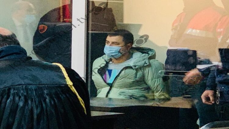 Vrasja e Tauland Beqirajt në mes të Vlorës/ Gjykata jep vendimin ‘arrest me burg’ për  Hansi Jonuzaj, një nga tre autorët e dyshuar
