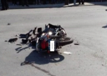 Makina përplas motoçikletën në Durrës, humb jetën drejtuesi