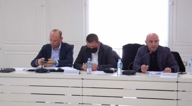 Rrëzohet vendimi i Celibashit/ KAS pranon kërkesën e PD, rikthehen në listë kandidatët e skualifikuar për zgjedhje