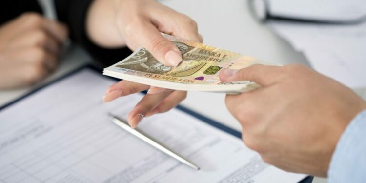 Kreditë me probleme u rritën lehtë në 8.2% në muajin Janar