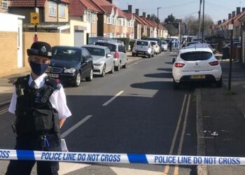 Shqiptari qëllohet për vdekje në Angli, fqinjët: Dëgjuam të bërtitura, ishte tronditëse!