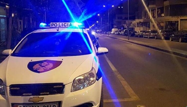 U vetëhodh nga kati i pestë i pallatit, ndërron jetë në spital 39-vjeçarja nga Gjirokastra
