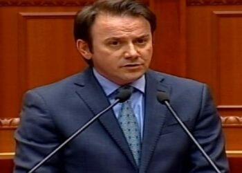 Ralf Gjoni njofton tërheqjen nga politika: Pata oferta për të qenë në lista, por nuk e ndjej veten mjaftueshëm të fortë