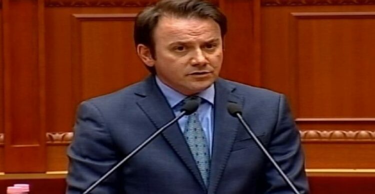 Ralf Gjoni njofton tërheqjen nga politika: Pata oferta për të qenë në lista, por nuk e ndjej veten mjaftueshëm të fortë
