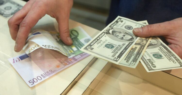 Edhe në pandemi, emigrantët nuk i braktisën familjet, sollën 673 mln euro në 2020-n