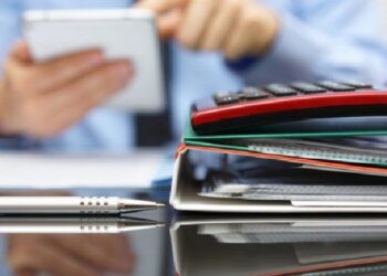 Rriten “tenderët në tavolinë”, në 2020 kontratat u fituan me oferta më të shtrenjta