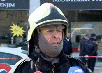 Pas 19 orësh ende asnjë gjurmë nga 33-vjeçari, flet komandati i repartit të zjarrfikseve: Vijon zjarri brenda magazinës