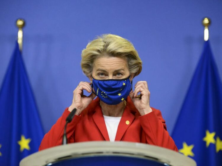 The Guardian: “Lufta” për vaksinat mund të përfundojë në tragjedi për Britaninë dhe BE-në