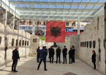 Albin Kurti në Lezhë